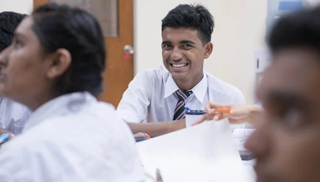 Rohingya teen goes the distance for a degree