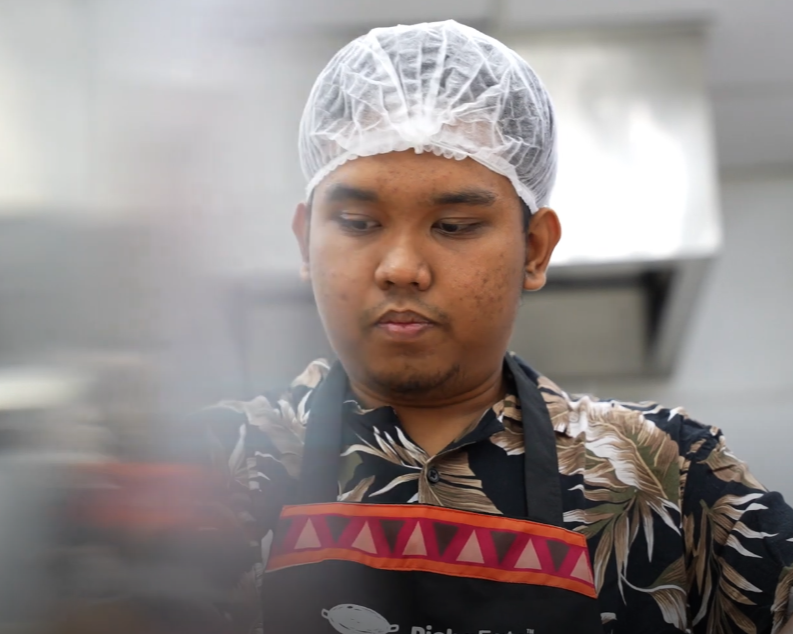 I Was 10, Washing Dishes at a Mamak Stall. Today, I Run My Own Food Business